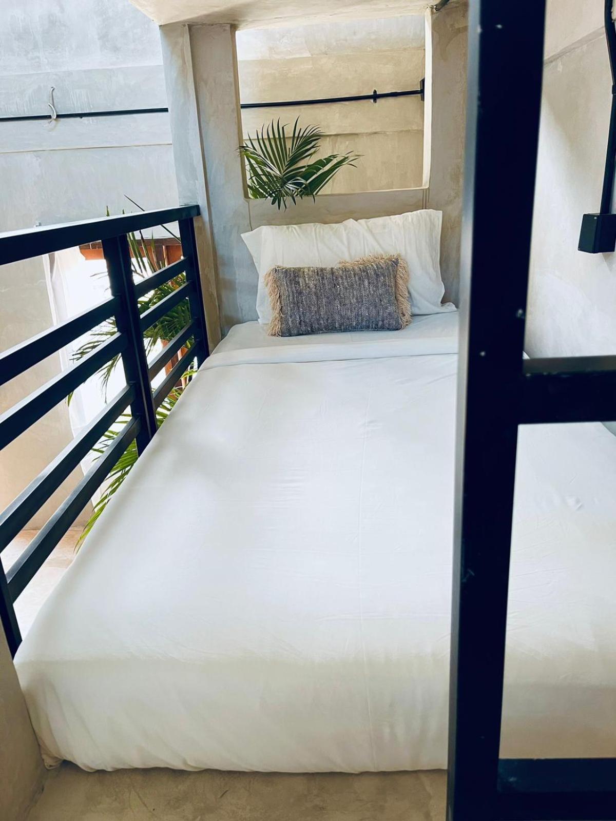 Salty Prana Retreat Center 호텔 울루와뚜 외부 사진
